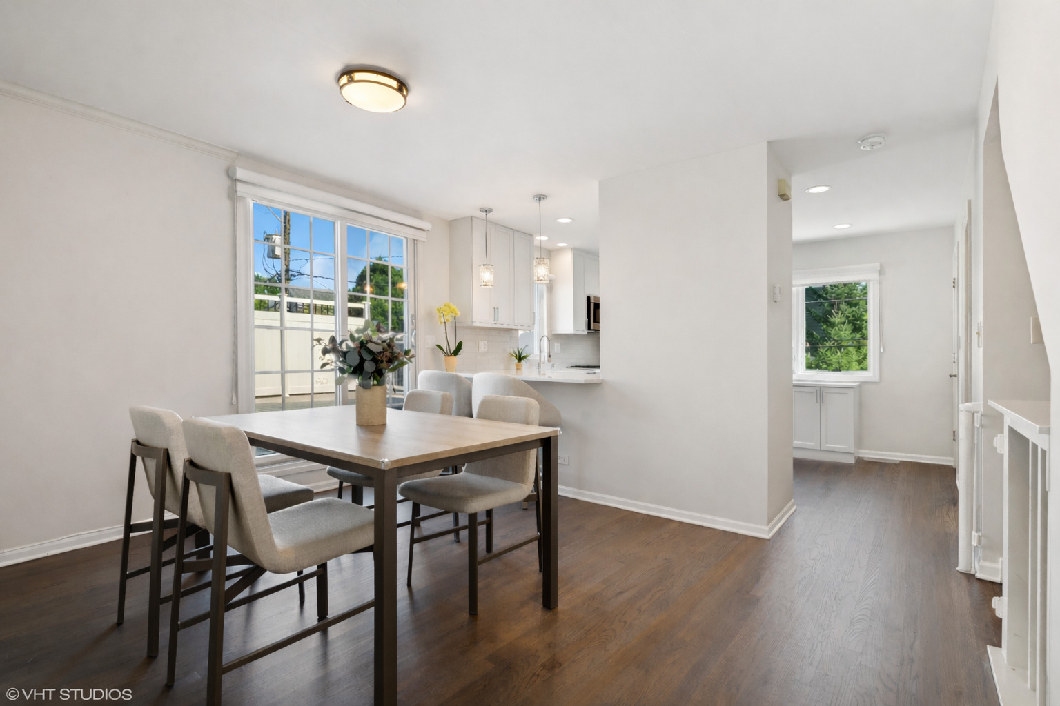 1251 W Fletcher Street Unit: E