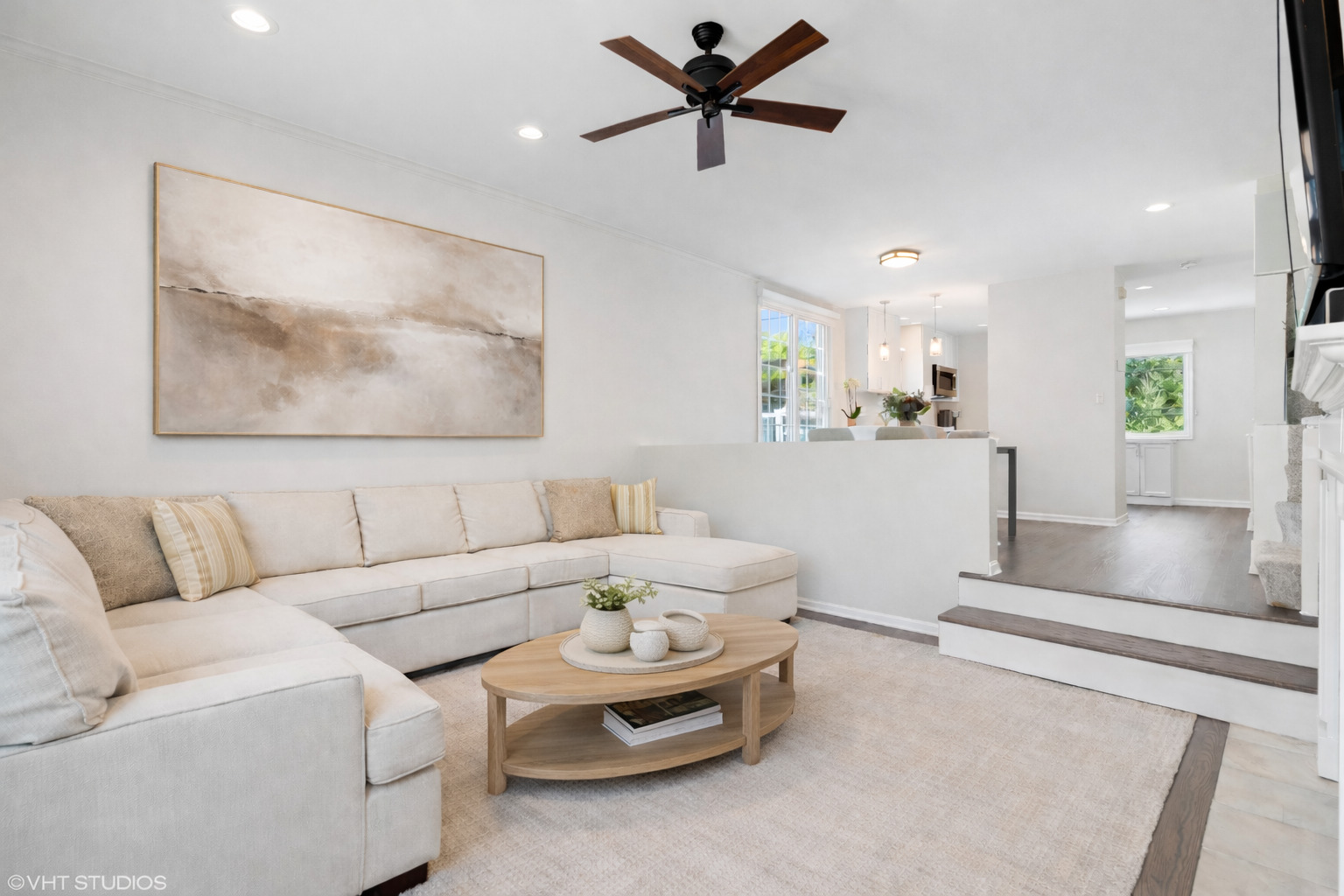 1251 W Fletcher Street Unit: E