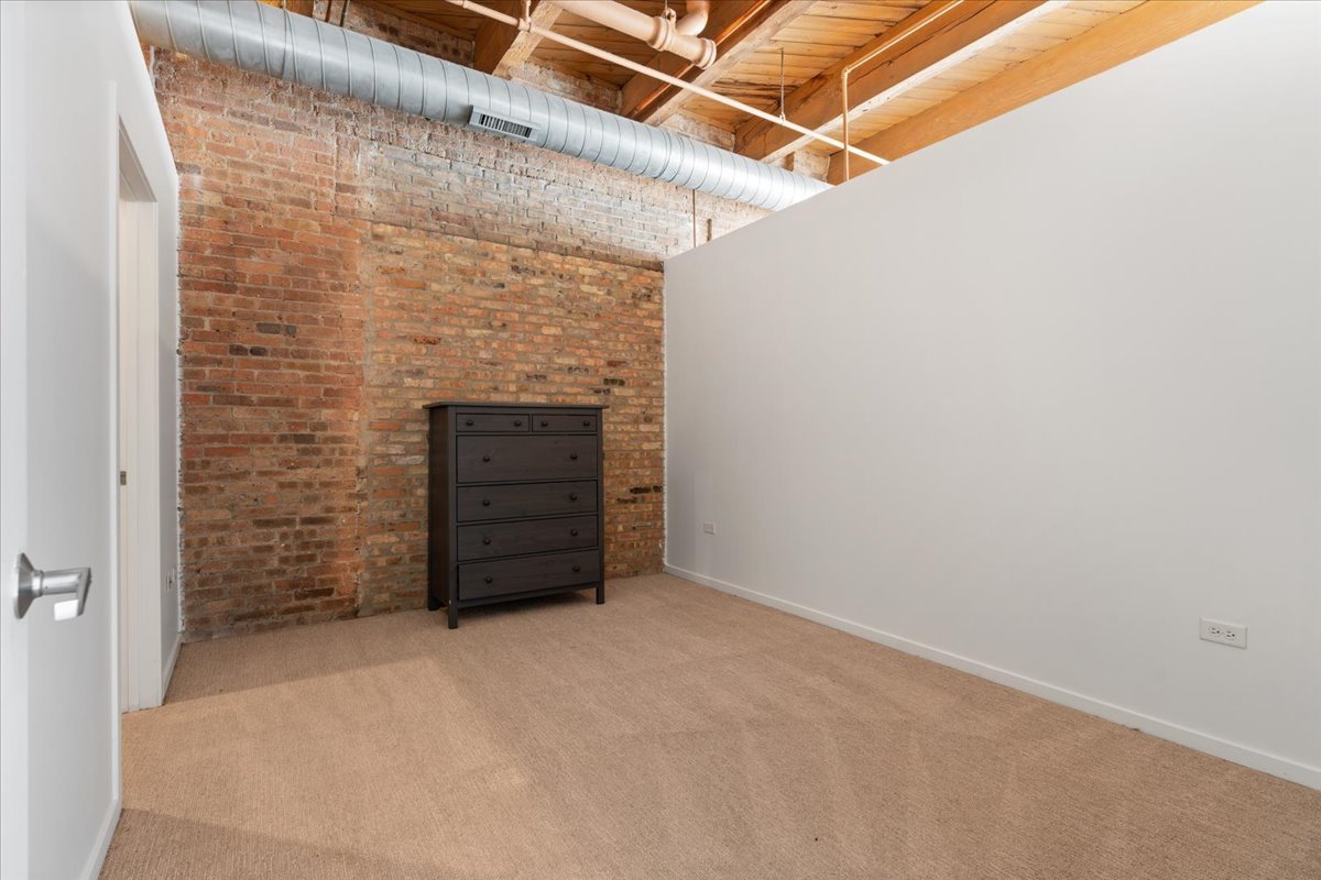 1040 W Adams Street Unit: 110