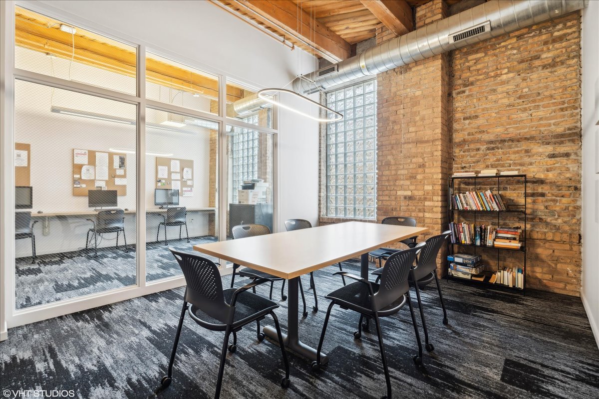 1040 W Adams Street Unit: 110