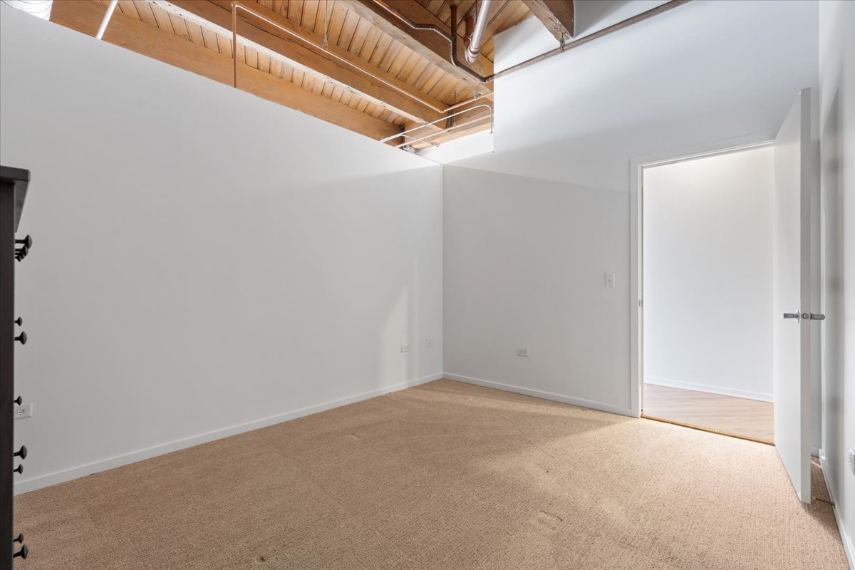 1040 W Adams Street Unit: 110