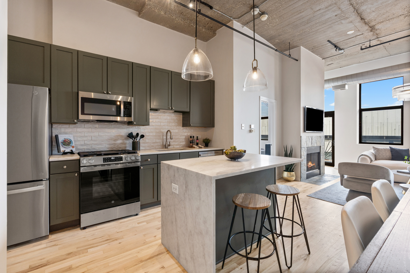 758 N Larrabee Street Unit: 603