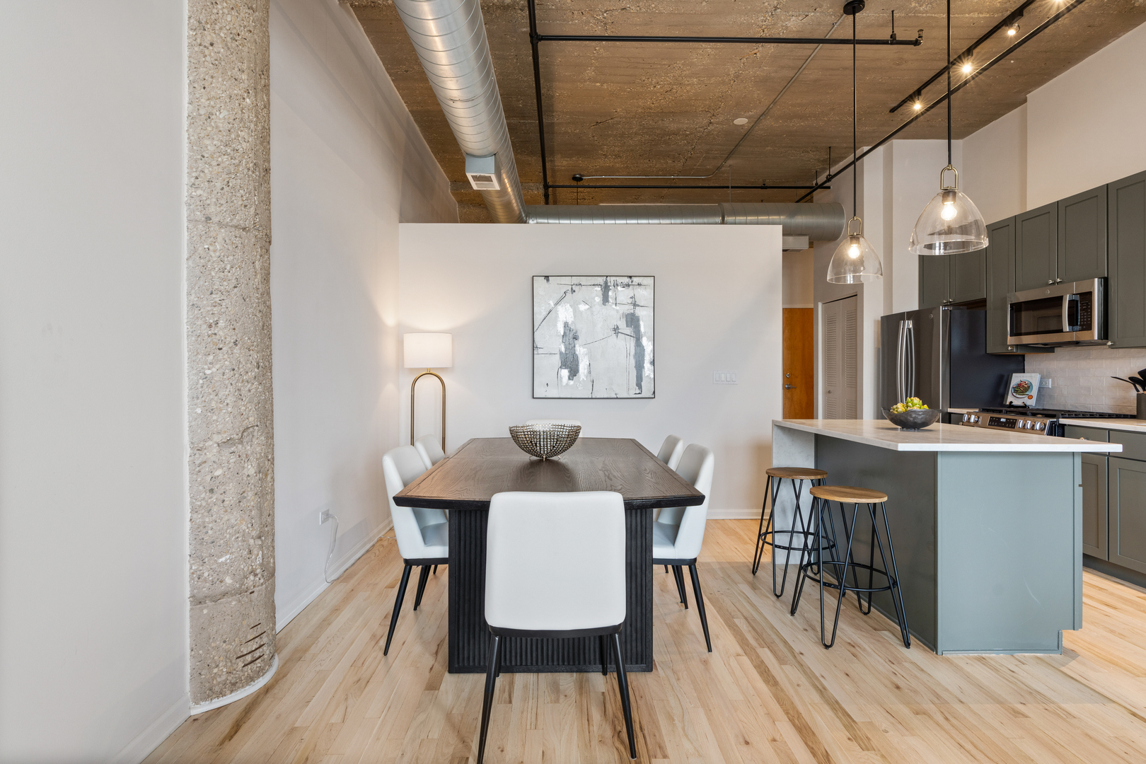 758 N Larrabee Street Unit: 603