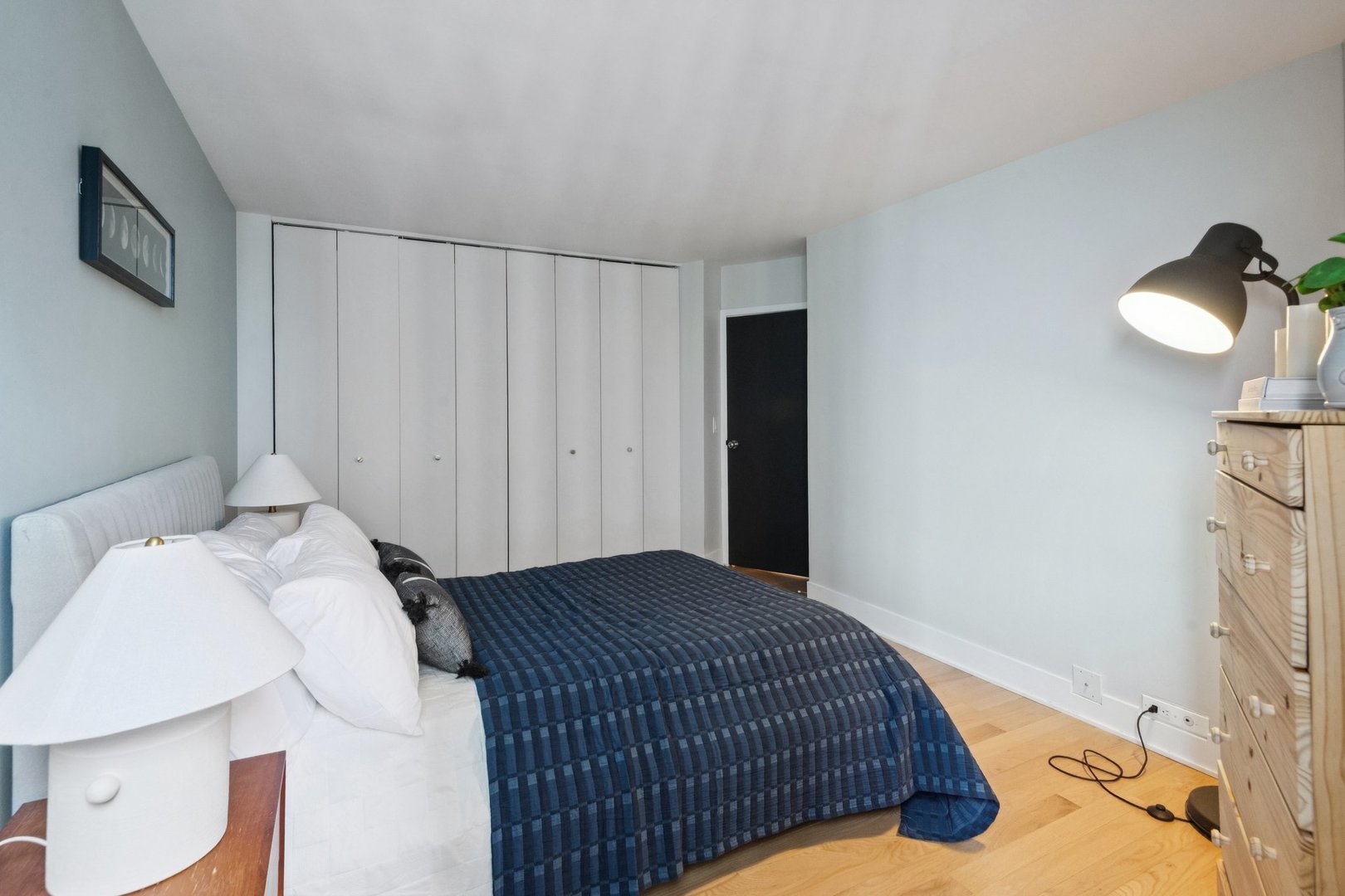 155 N Harbor Drive Unit: 2205