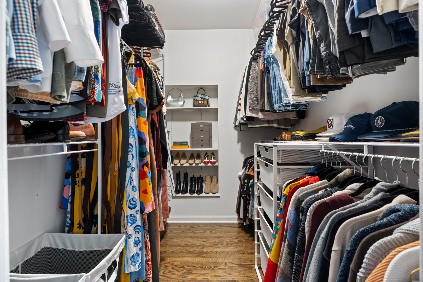 1043 W SCHOOL Street Unit: 207