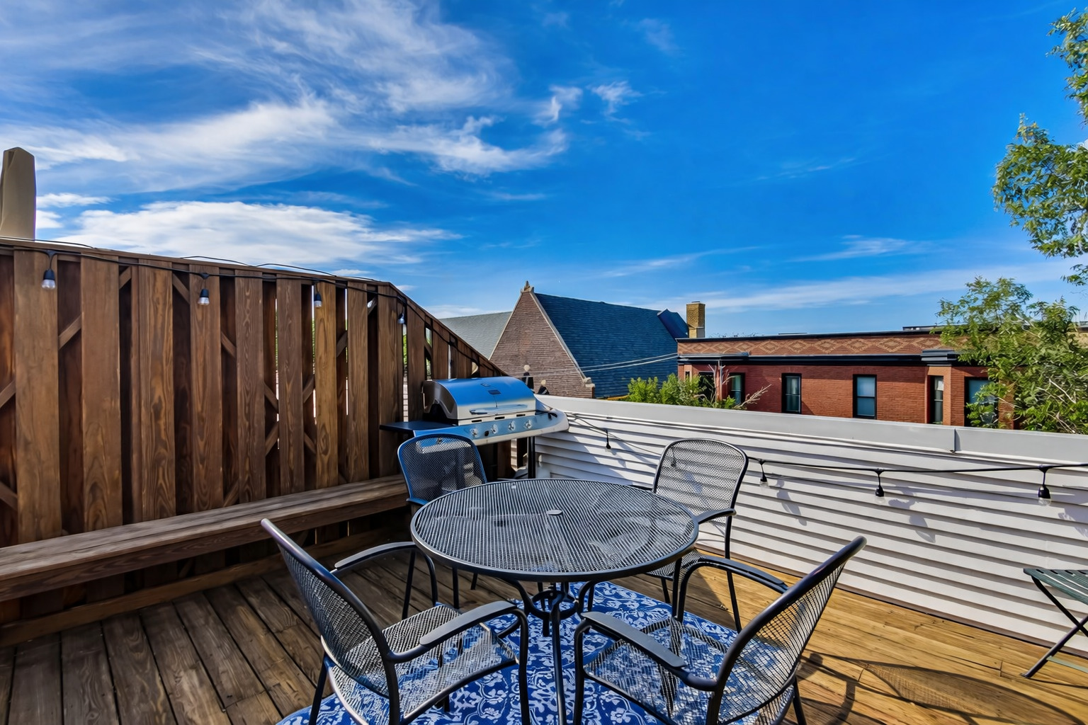 1043 W SCHOOL Street Unit: 207