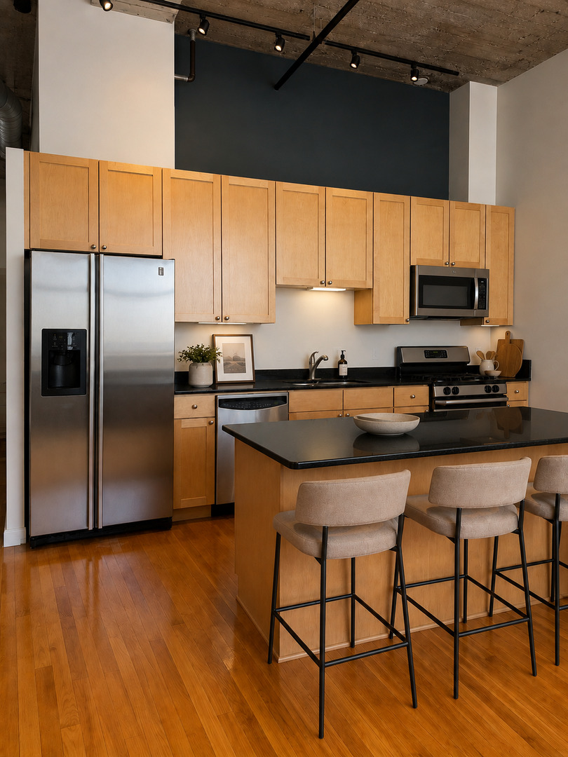 758 N Larrabee Street Unit: 605
