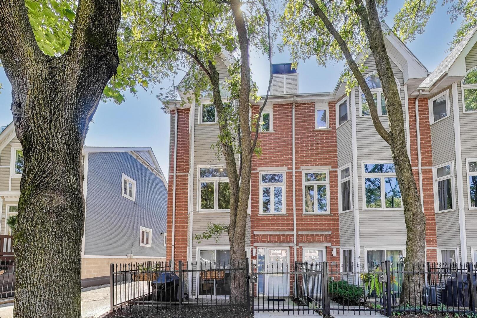 1447 W WRIGHTWOOD Avenue