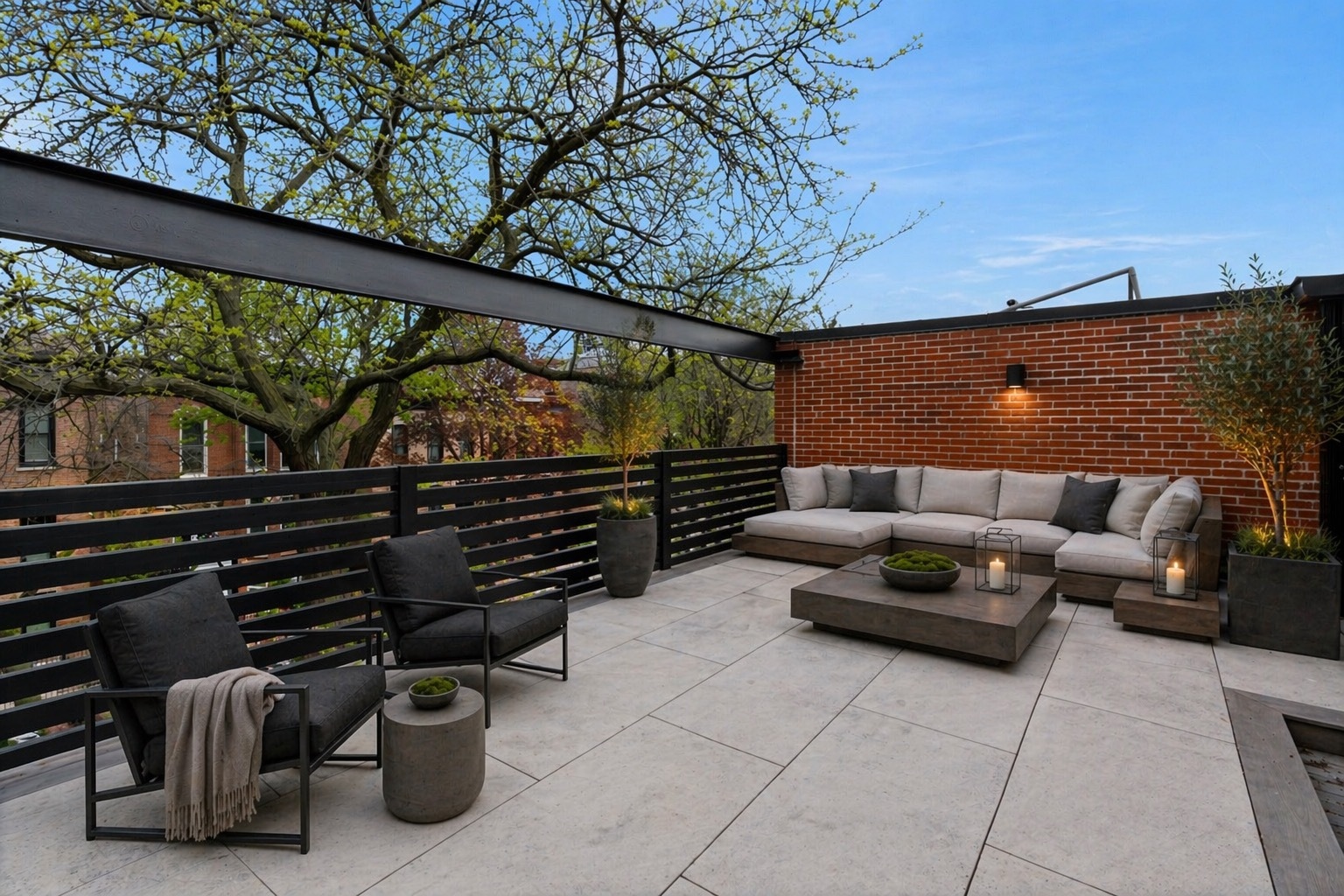 2110 N Hudson Avenue Unit: C