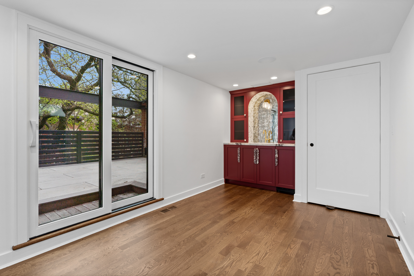 2110 N Hudson Avenue Unit: C