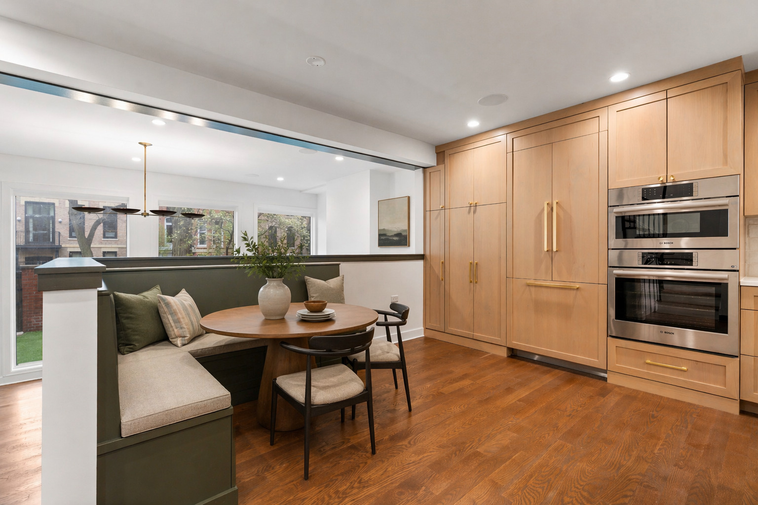 2110 N Hudson Avenue Unit: C