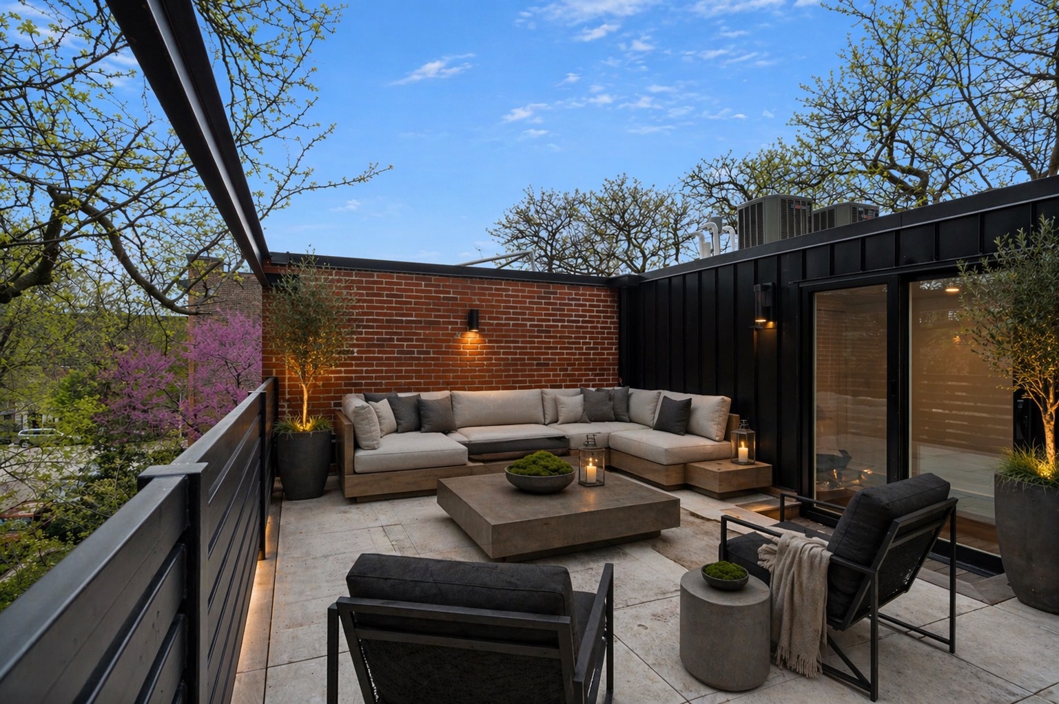 2110 N Hudson Avenue Unit: C