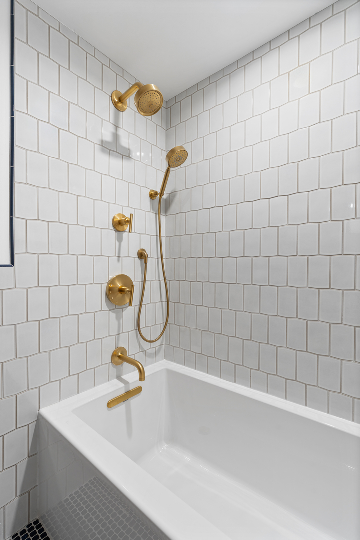 2110 N Hudson Avenue Unit: C