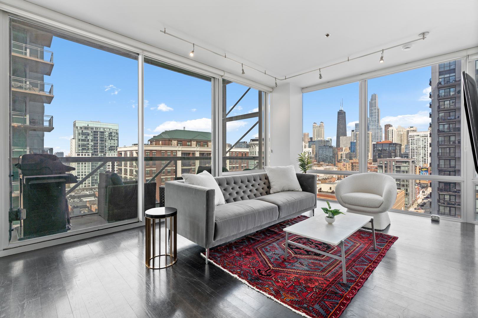 653 N Kingsbury Street Unit: 1405