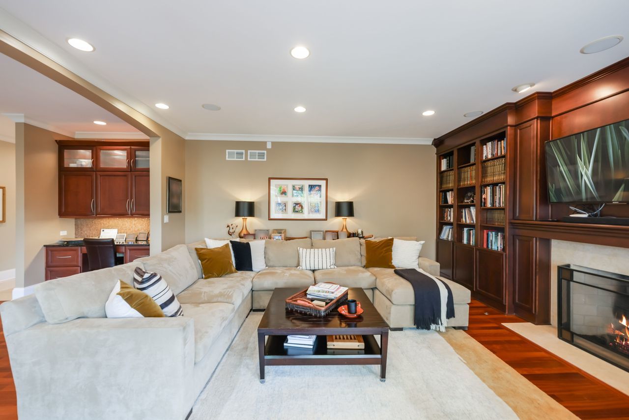 4315 Suffield Court