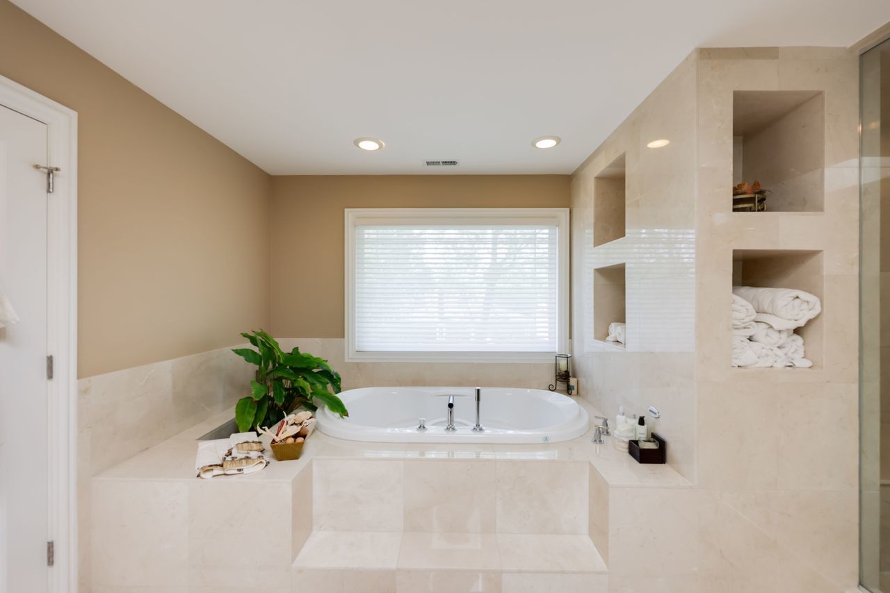 4315 Suffield Court