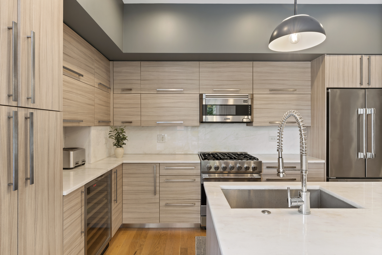 757 N Elizabeth Street Unit: 2