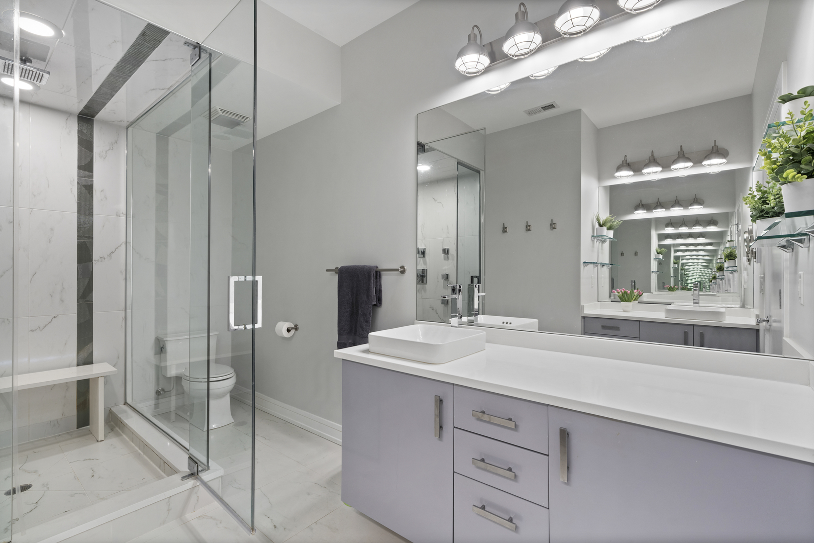 757 N Elizabeth Street Unit: 2