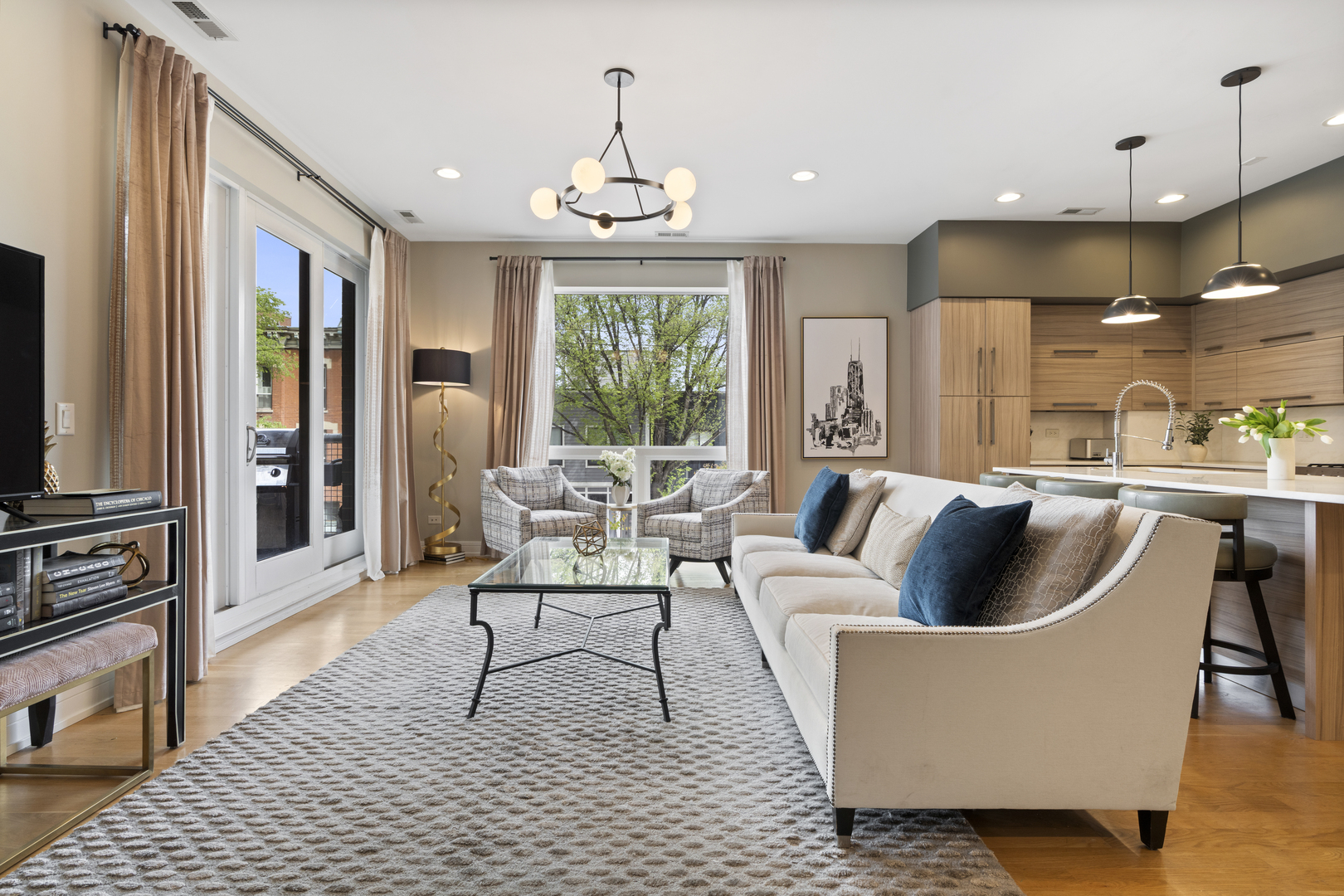 757 N Elizabeth Street Unit: 2