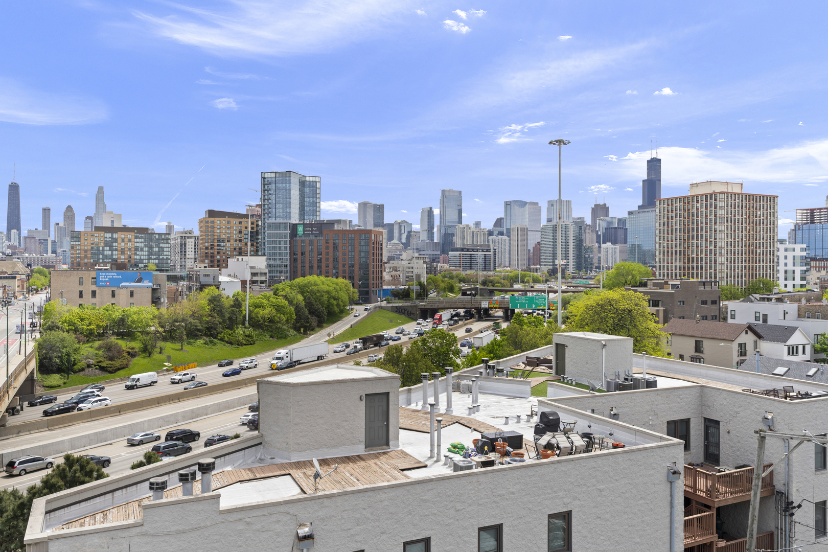 757 N Elizabeth Street Unit: 2