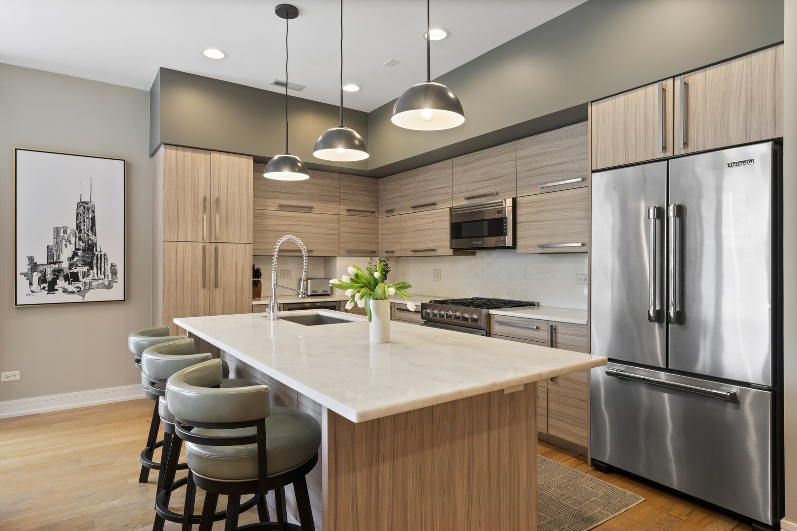 757 N Elizabeth Street Unit: 2