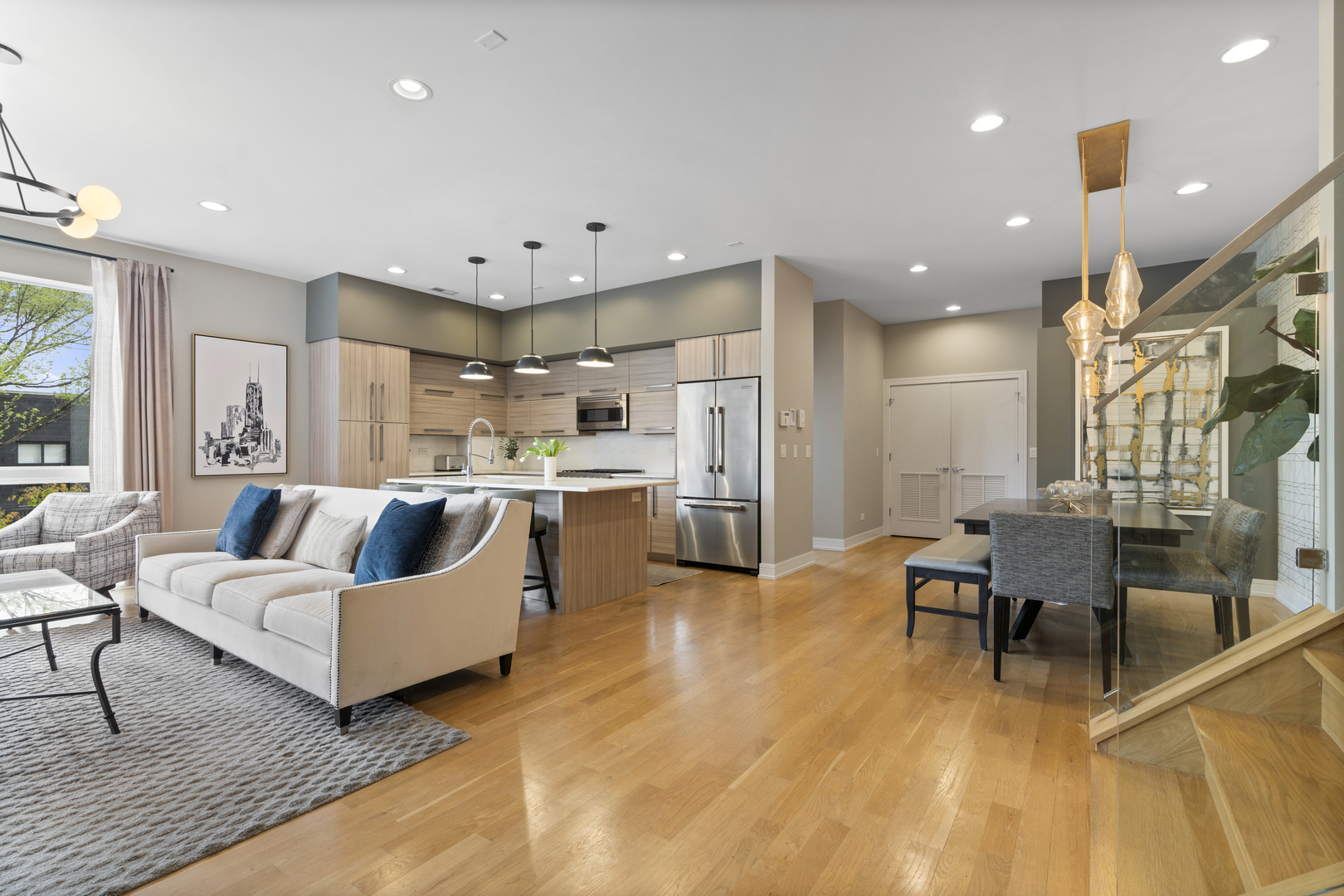 757 N Elizabeth Street Unit: 2