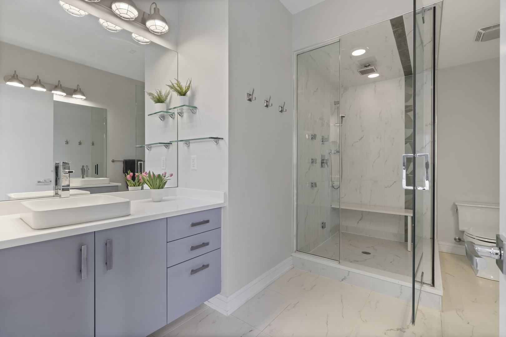 757 N Elizabeth Street Unit: 2