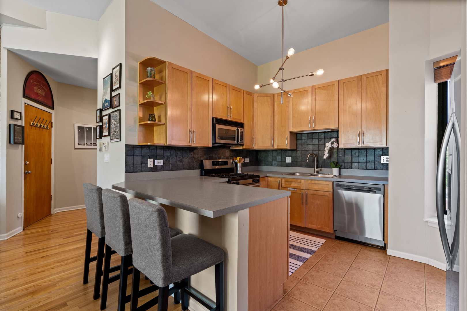 2705 N Campbell Avenue Unit: 3S