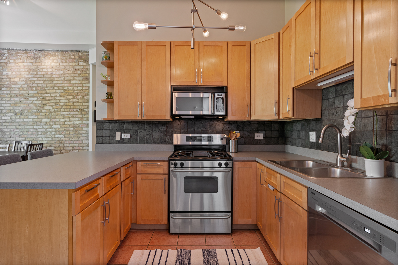 2705 N Campbell Avenue Unit: 3S