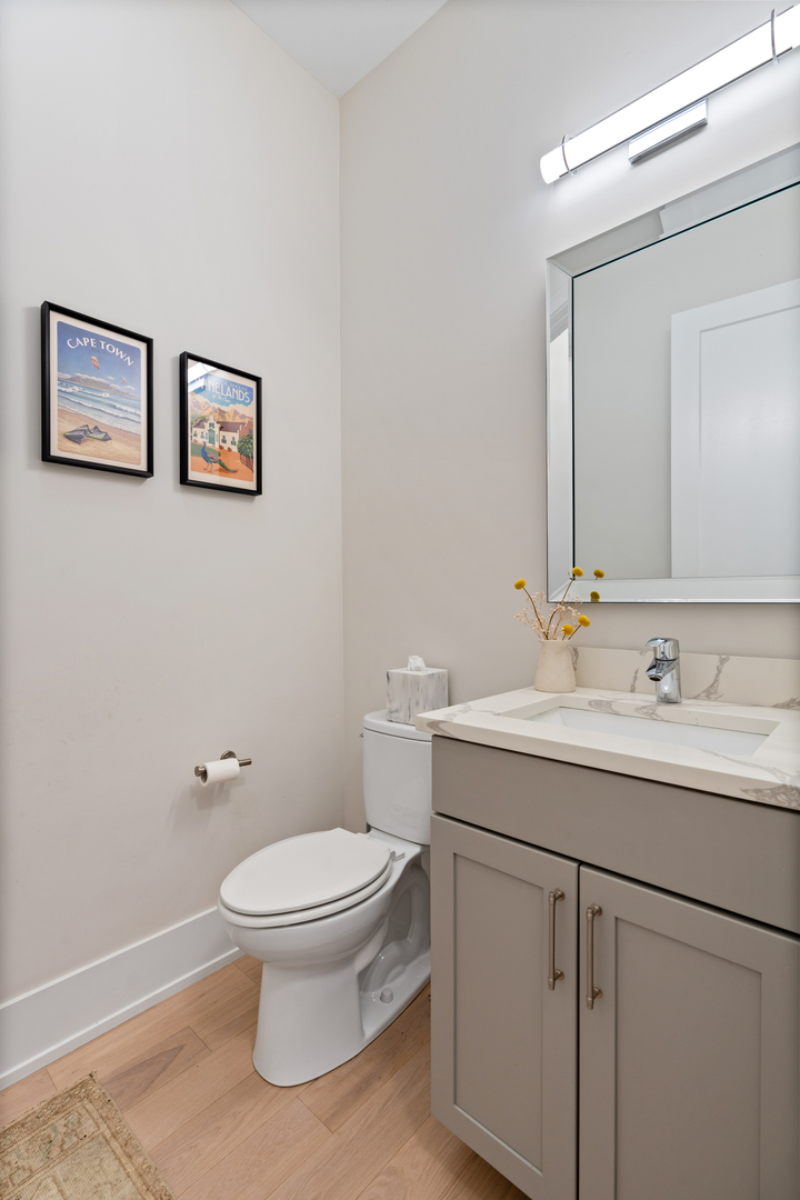 2112 W Haddon Avenue Unit: 1