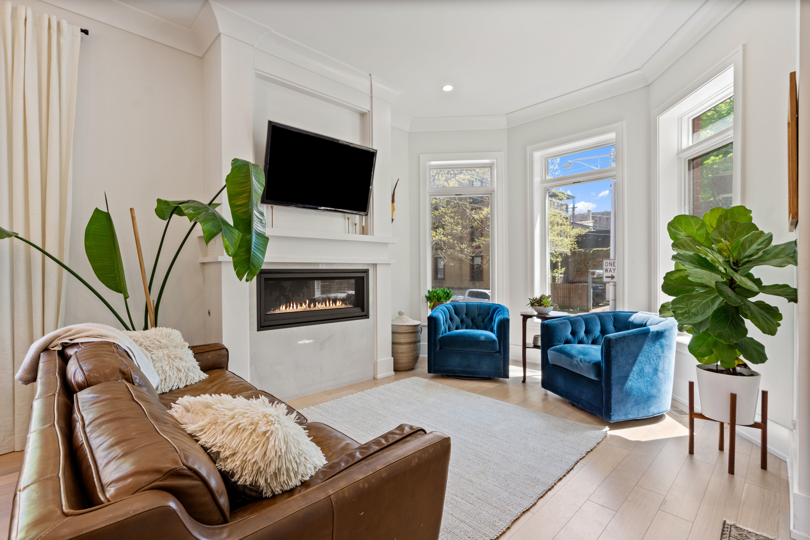 2112 W Haddon Avenue Unit: 1
