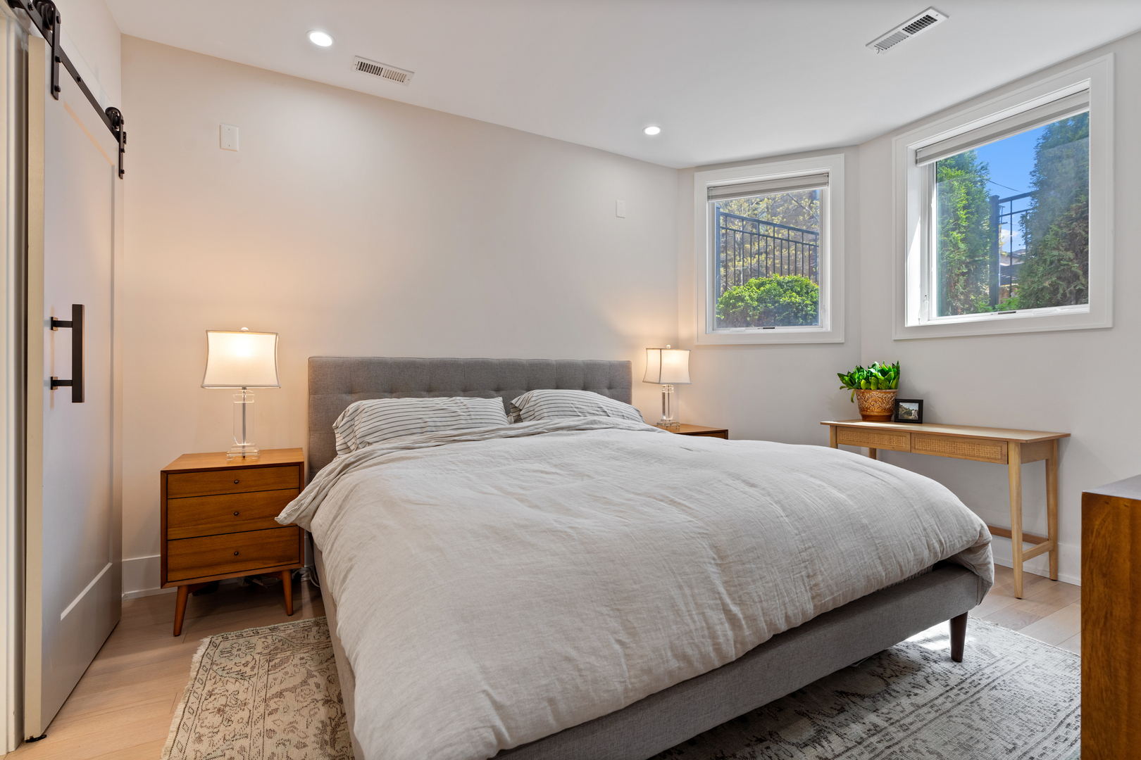 2112 W Haddon Avenue Unit: 1