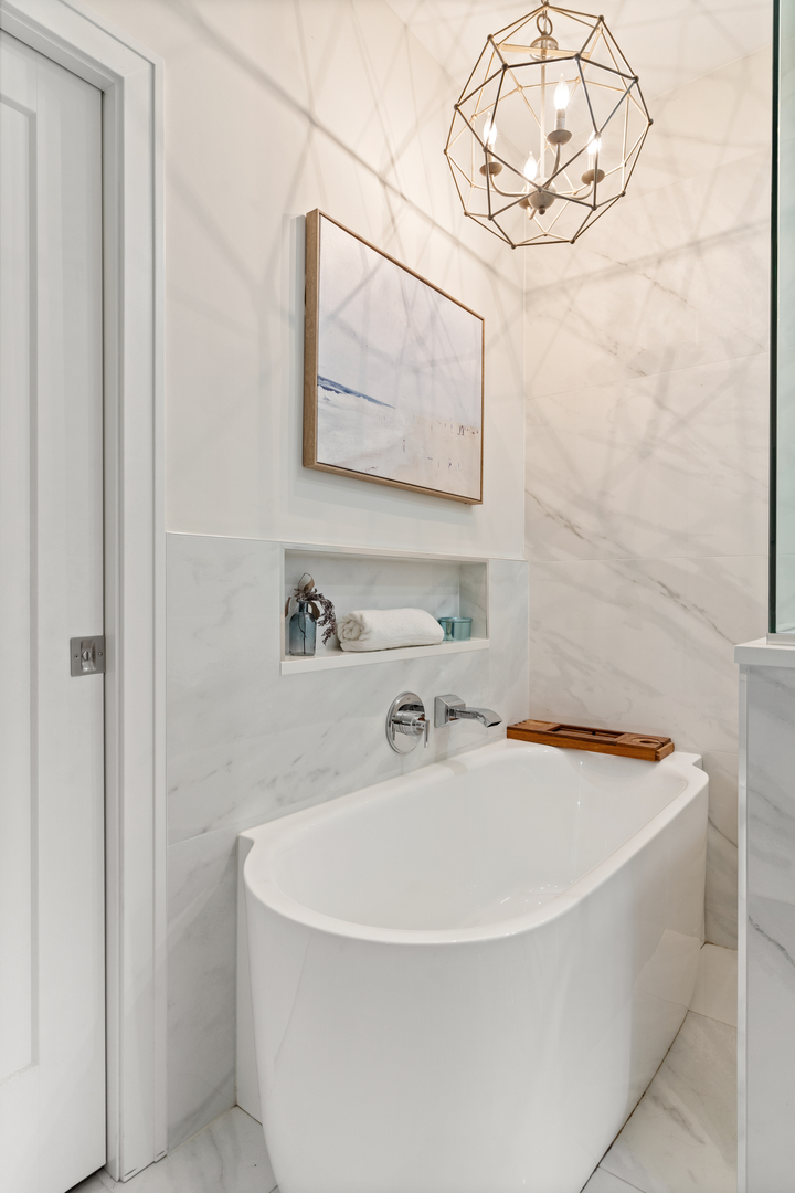 2112 W Haddon Avenue Unit: 1