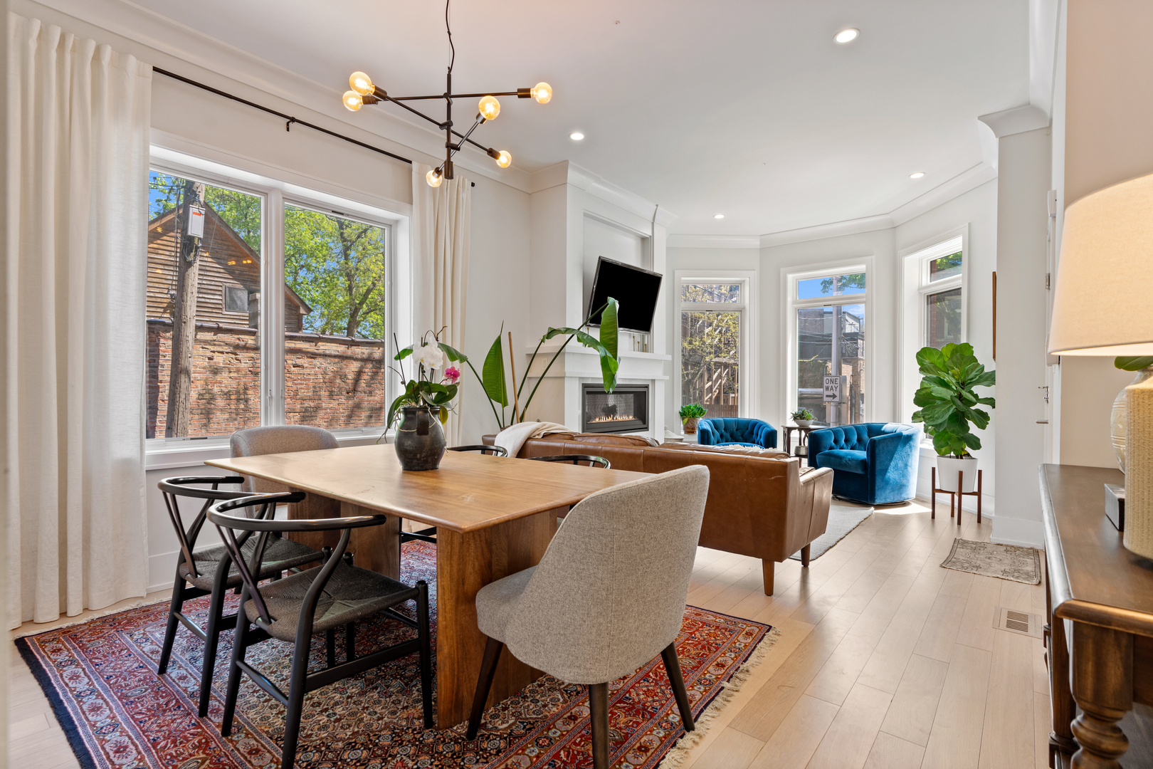 2112 W Haddon Avenue Unit: 1