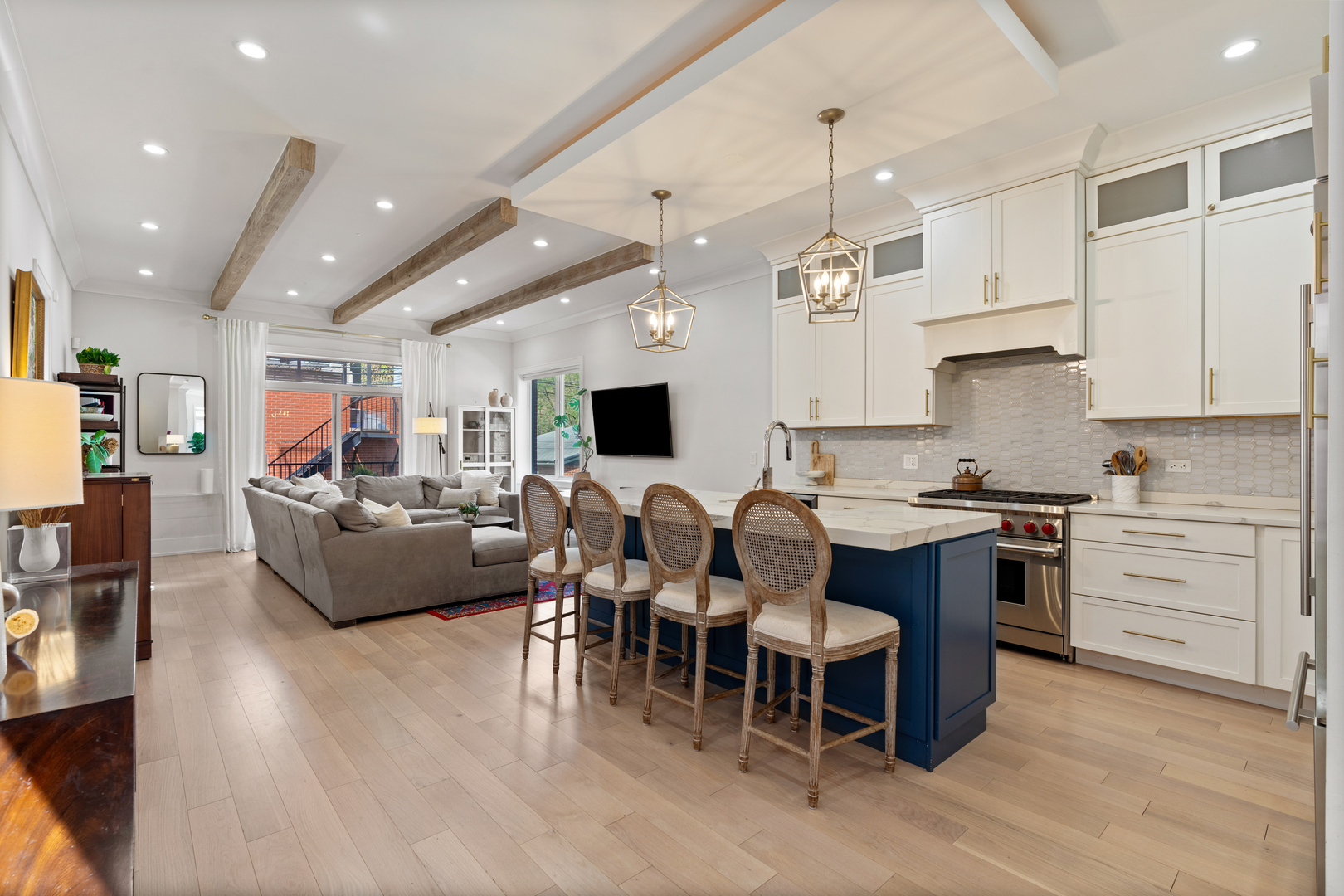 2112 W Haddon Avenue Unit: 1