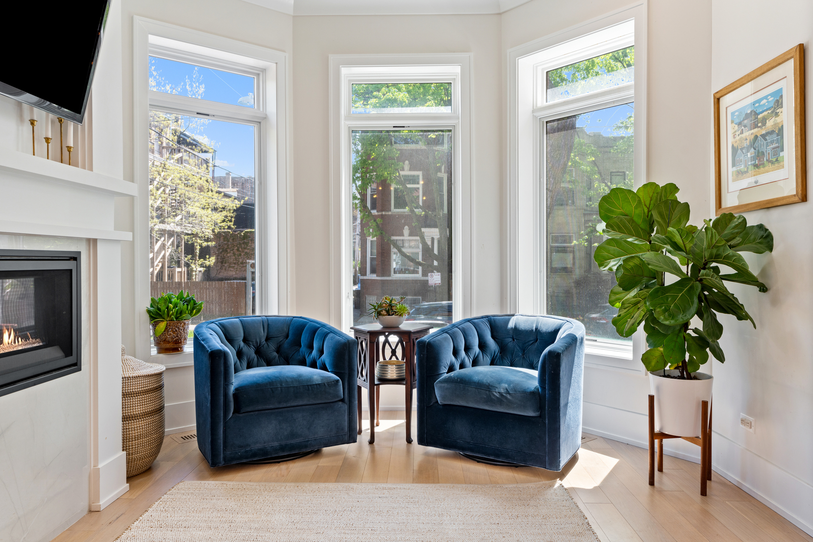 2112 W Haddon Avenue Unit: 1
