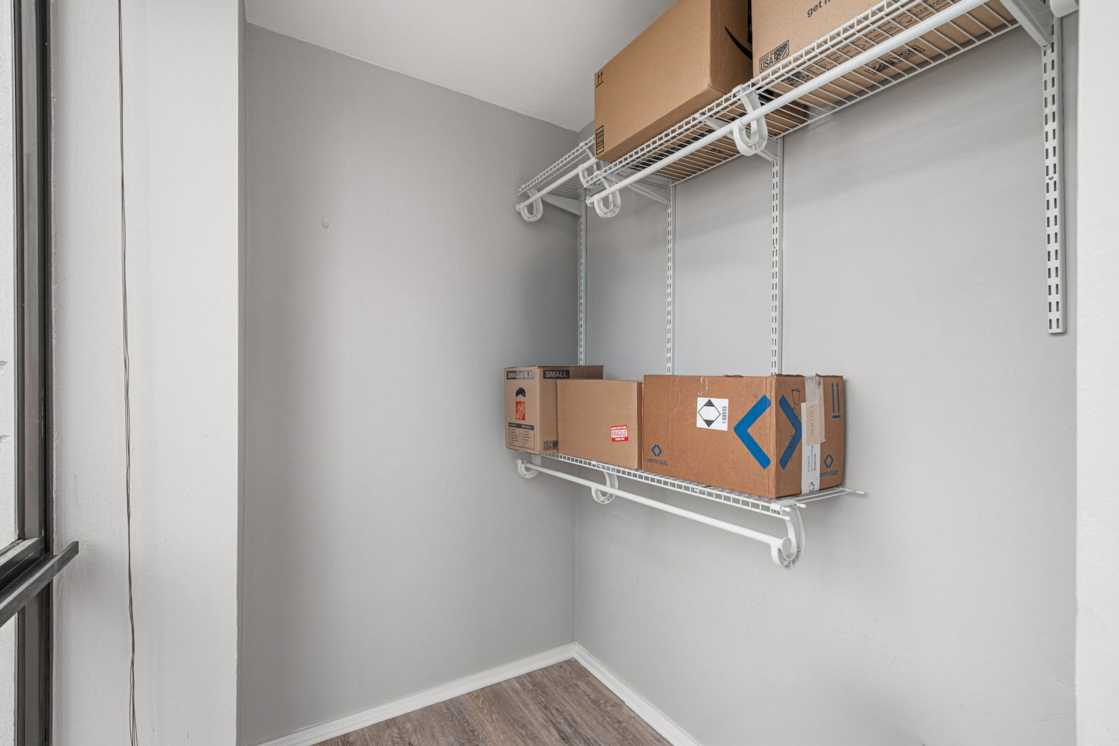 4343 N Clarendon Avenue Unit: 817