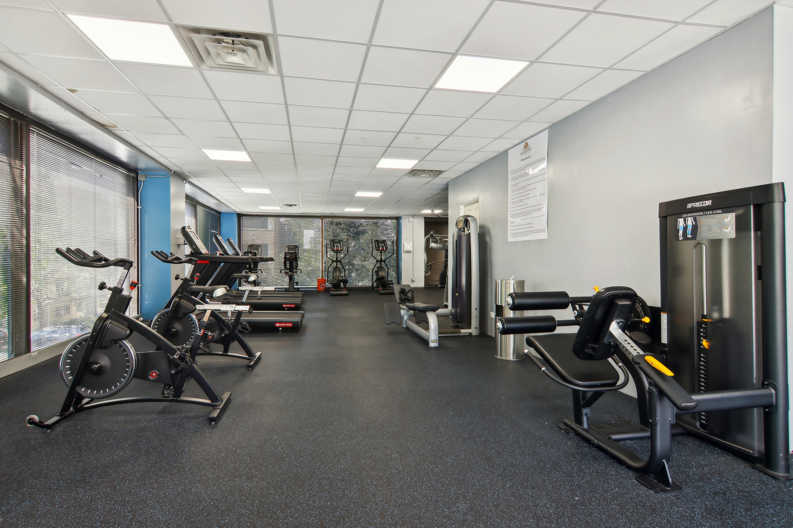 4343 N Clarendon Avenue Unit: 817