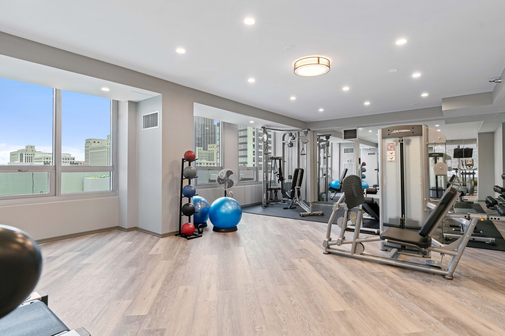 701 S Wells Street Unit: 2303