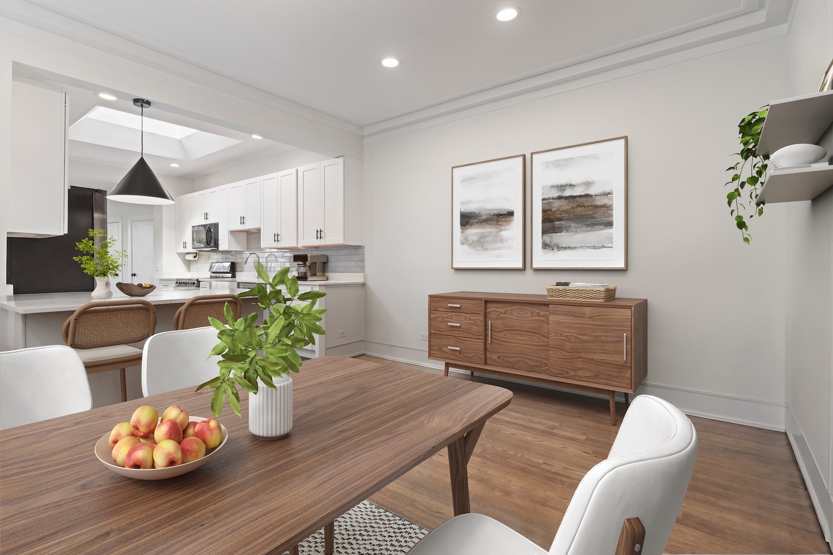 922 W Carmen Avenue Unit: 3W