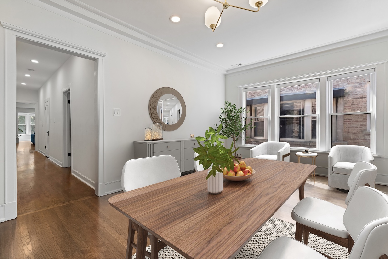 922 W Carmen Avenue Unit: 3W