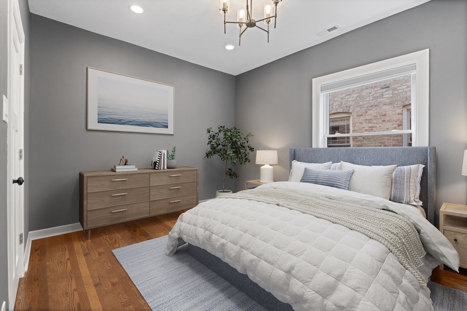 922 W Carmen Avenue Unit: 3W