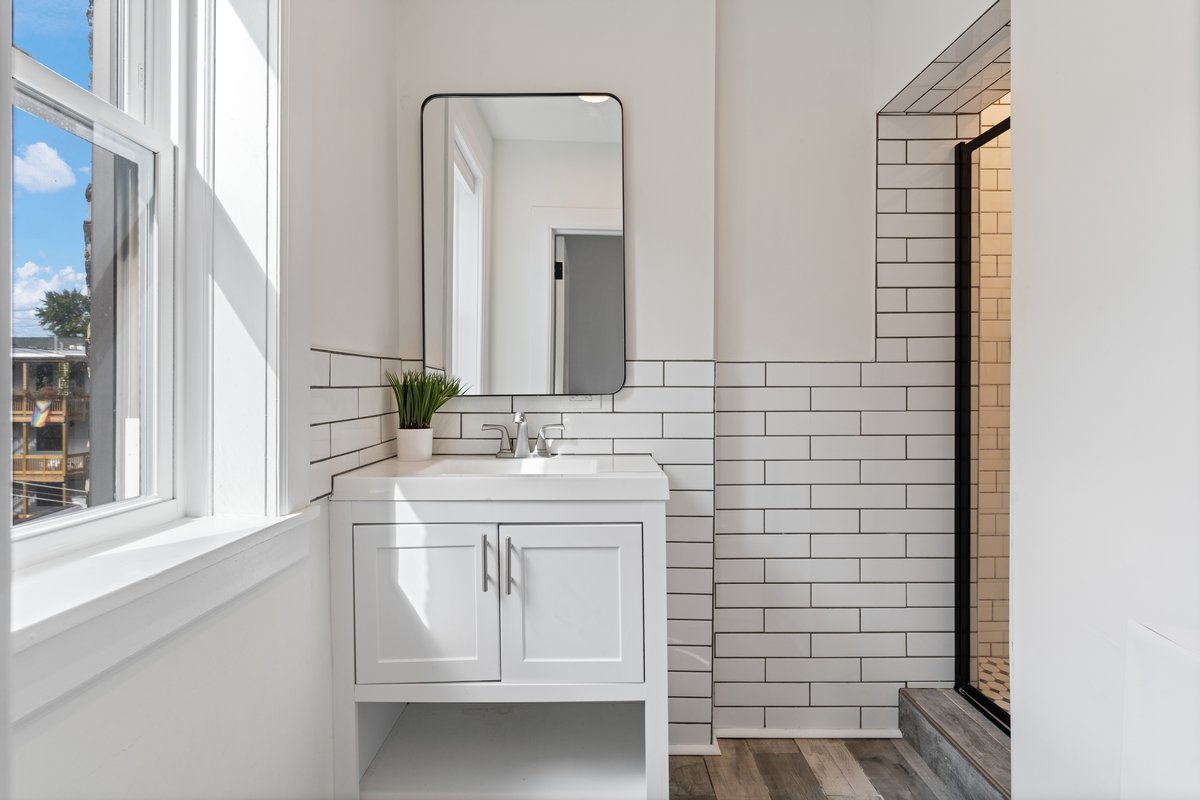 922 W Carmen Avenue Unit: 3W