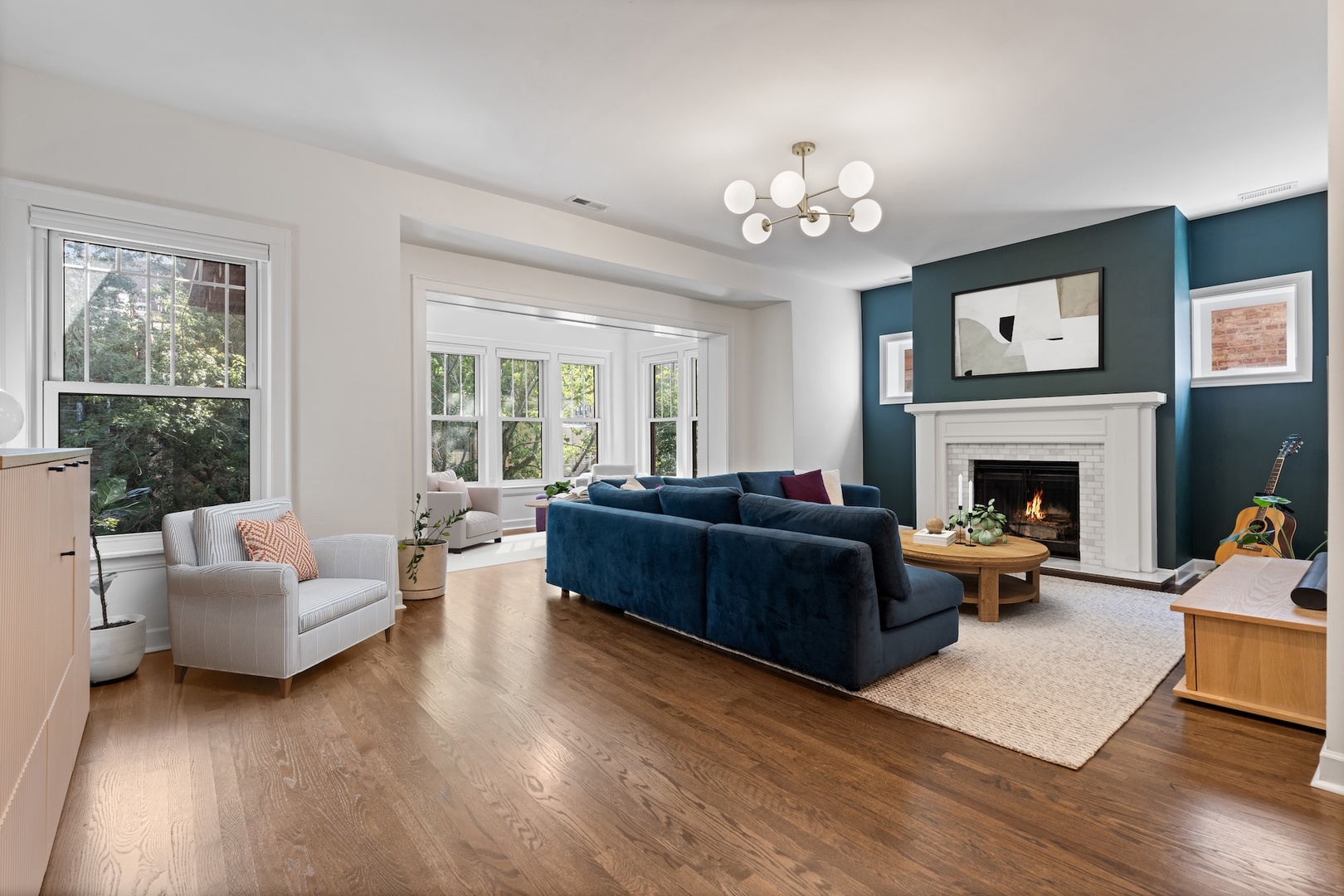 922 W Carmen Avenue Unit: 3W