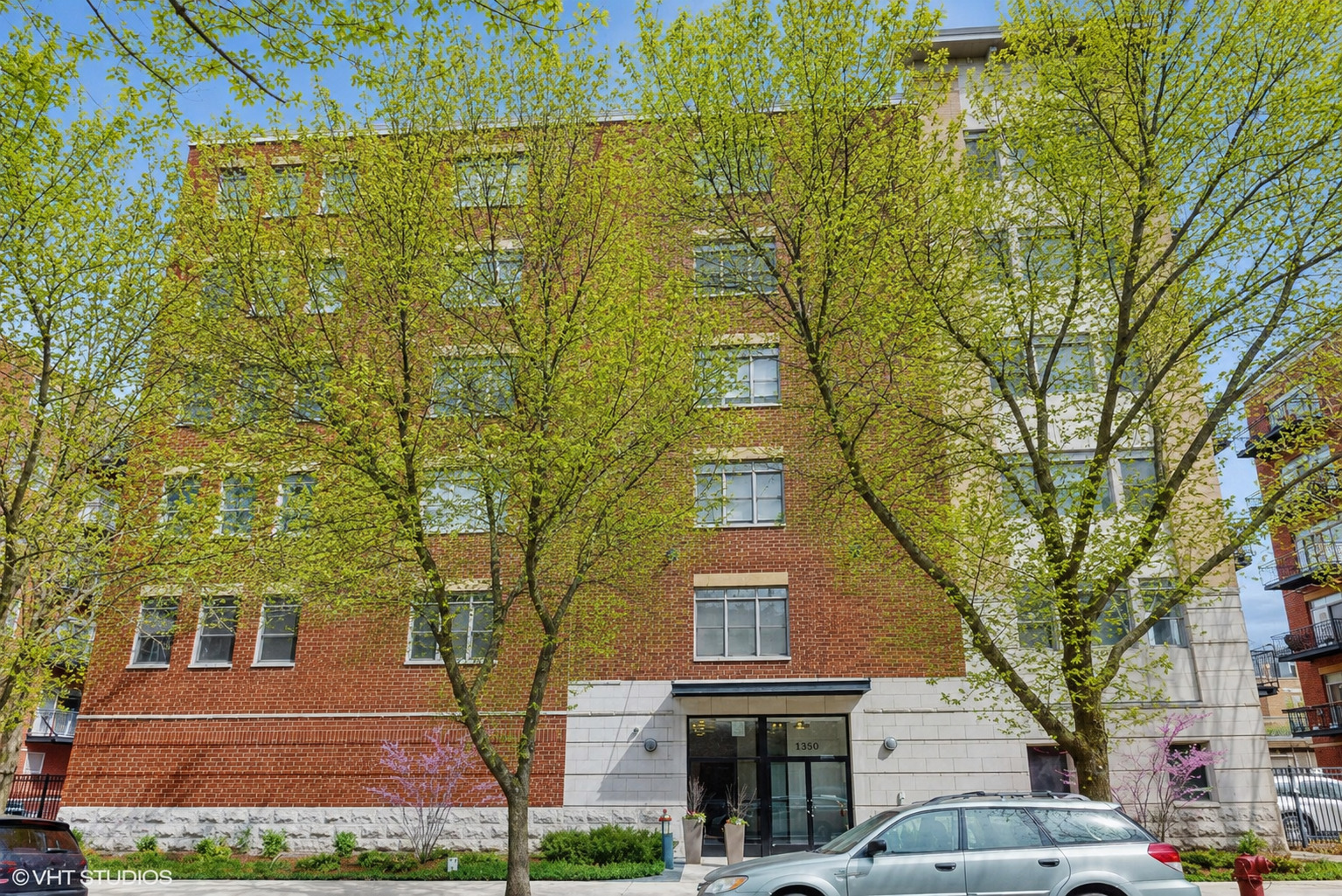 2320 W St Paul Avenue Unit: 501