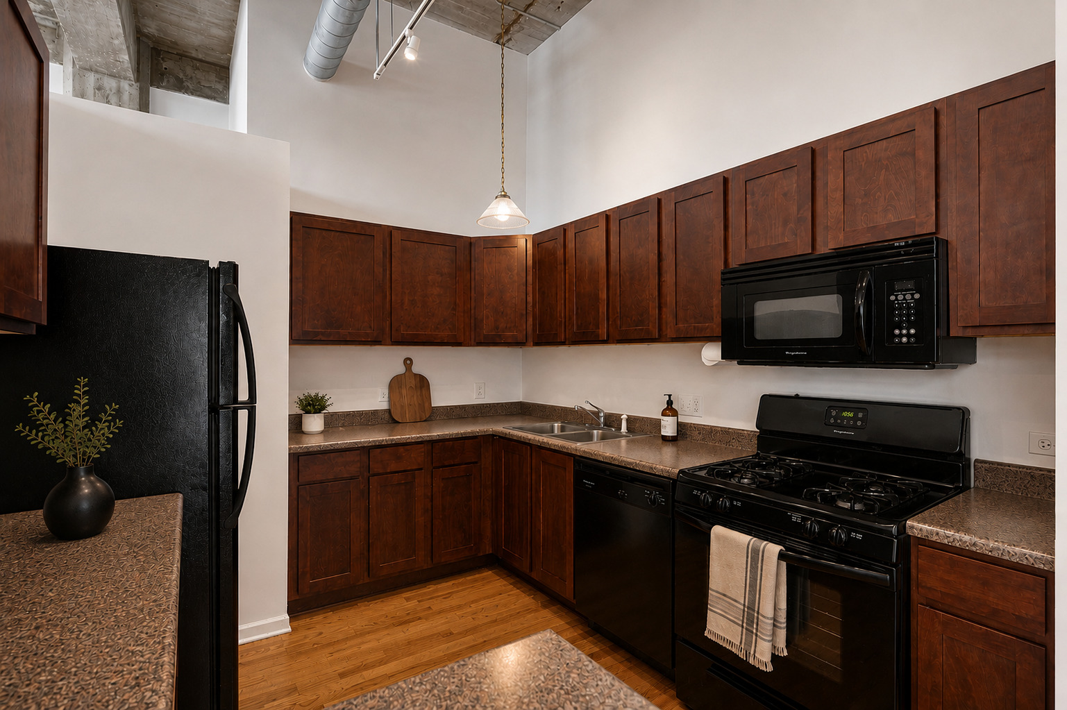 1820 N SPAULDING Avenue Unit: 208