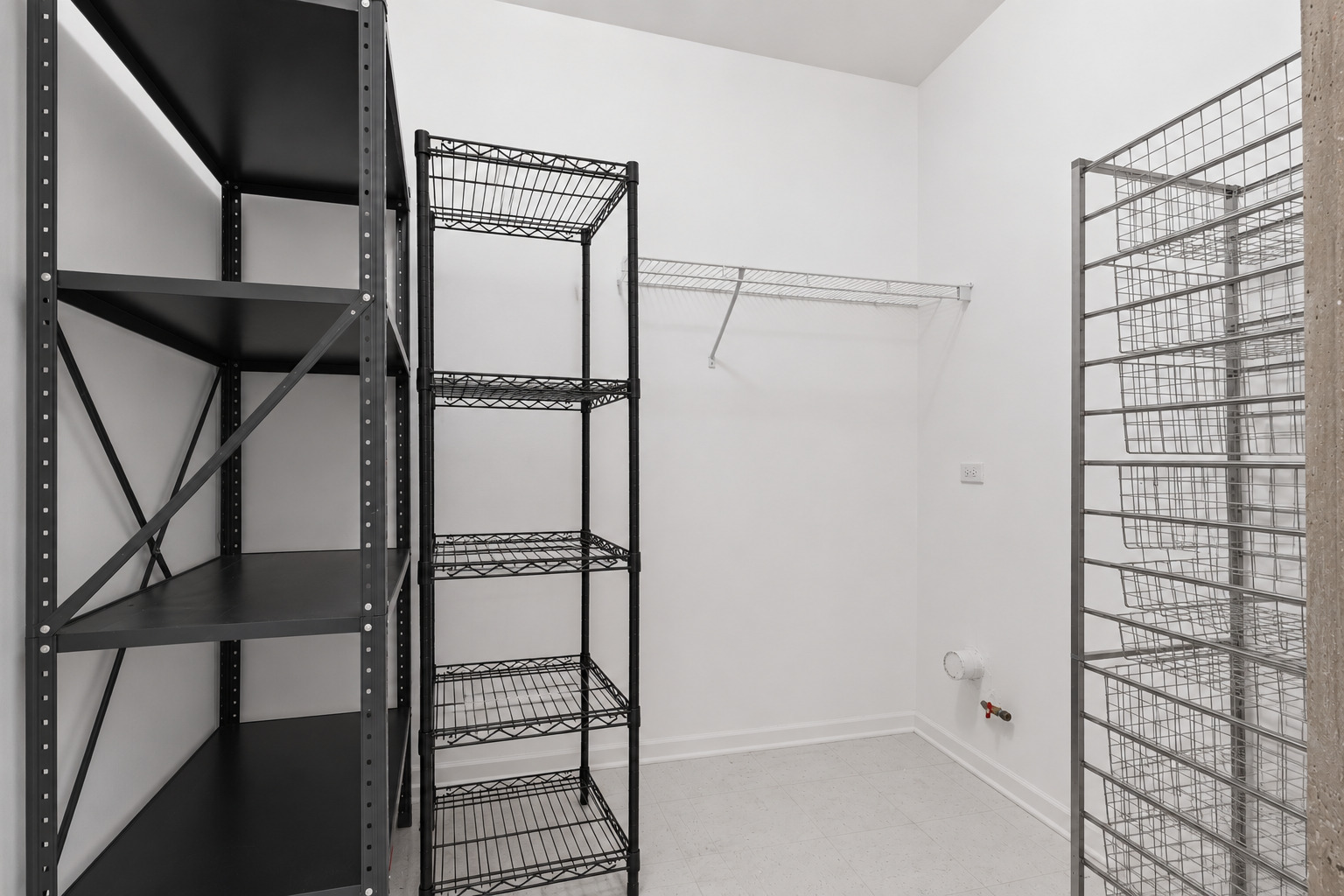 1820 N SPAULDING Avenue Unit: 208