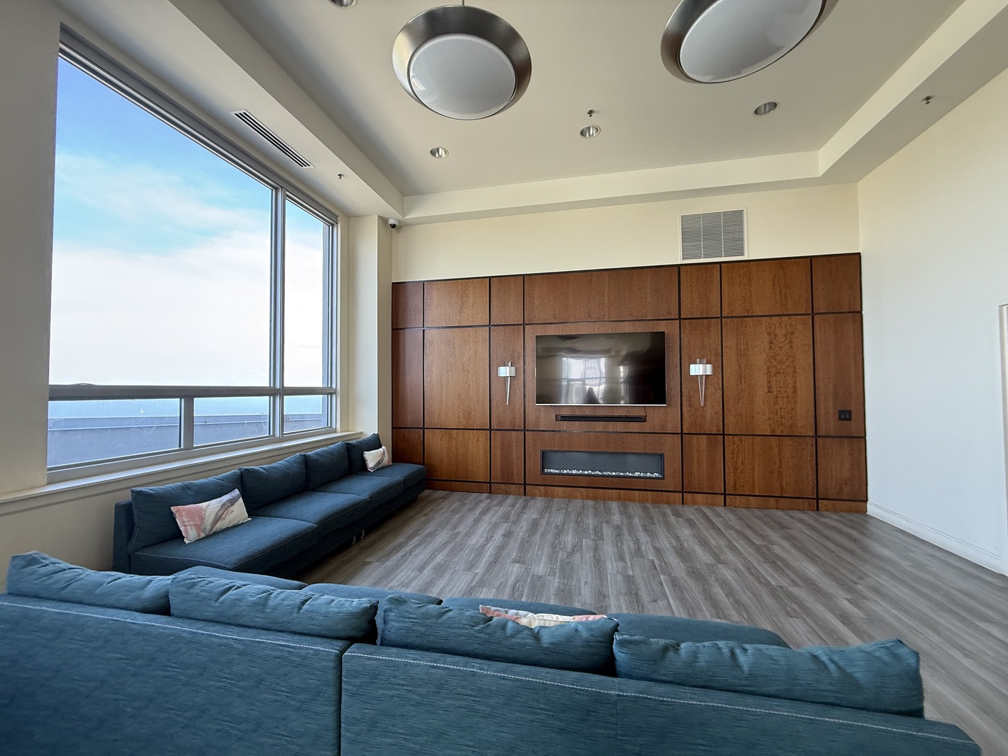 1841 S Calumet Avenue Unit: 2010