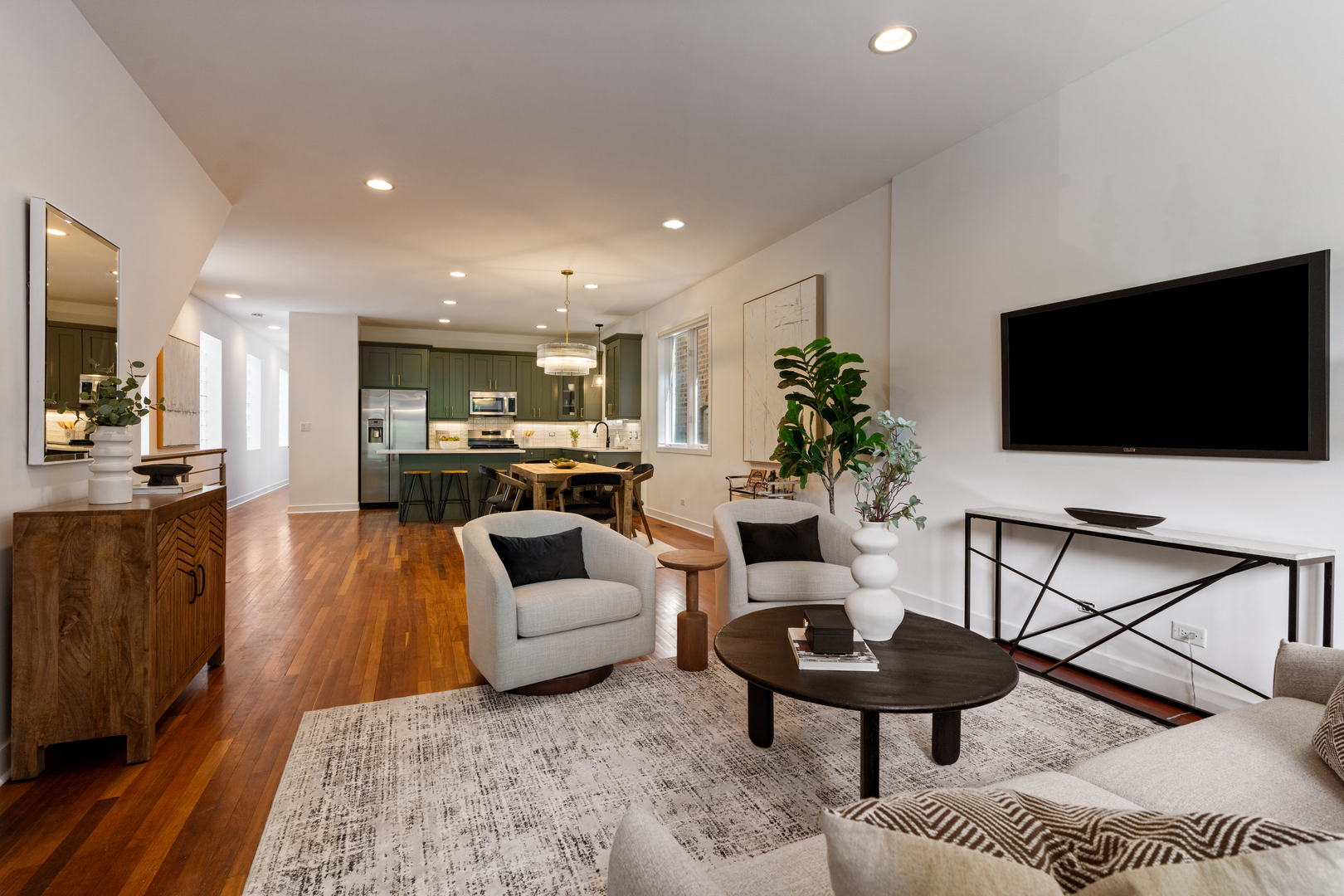 1061 N Marshfield Avenue Unit: 1
