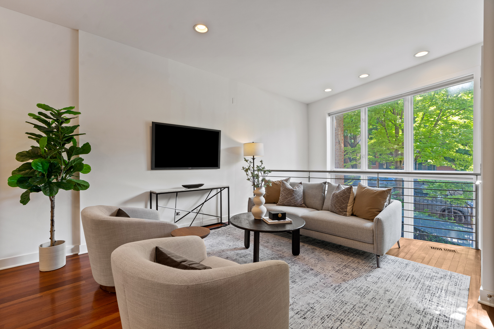 1061 N Marshfield Avenue Unit: 1